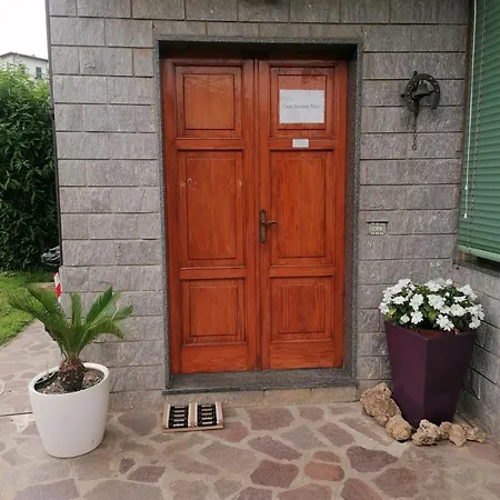 Mari, Holiday home